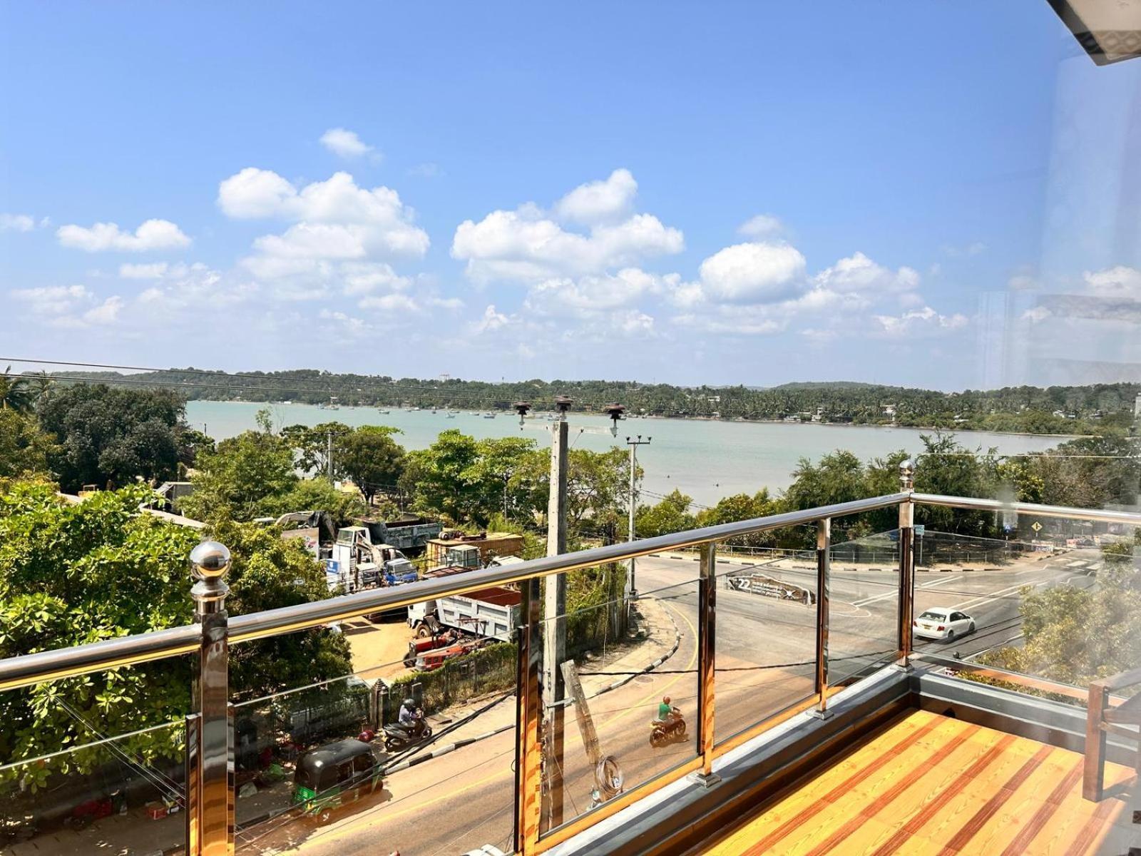 Holiday Villa Trincomalee Exterior photo
