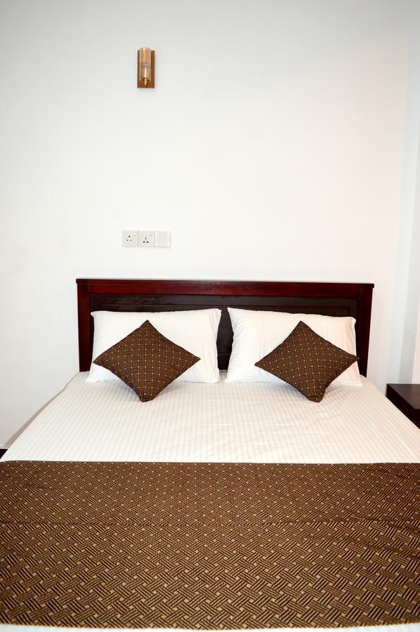 Holiday Villa Trincomalee Exterior photo