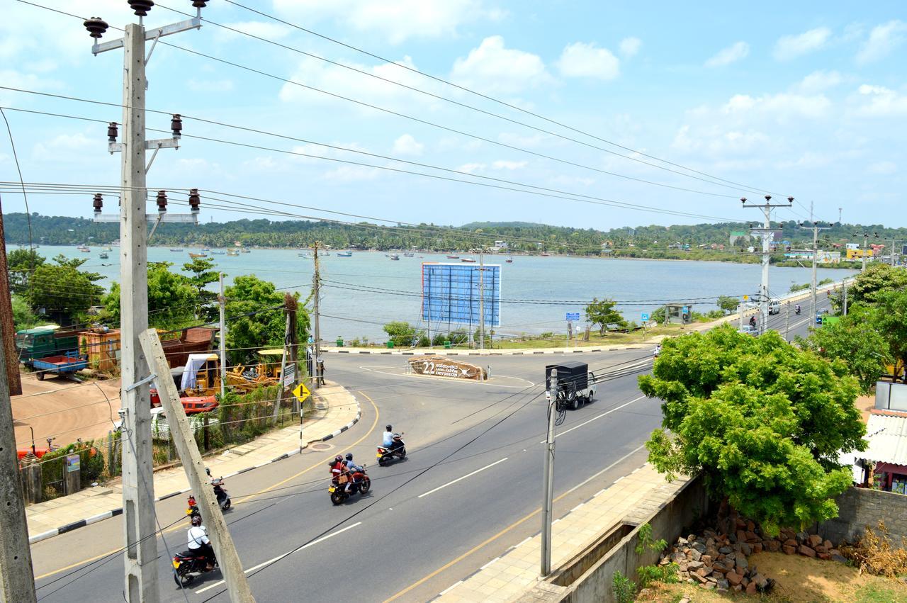 Holiday Villa Trincomalee Exterior photo